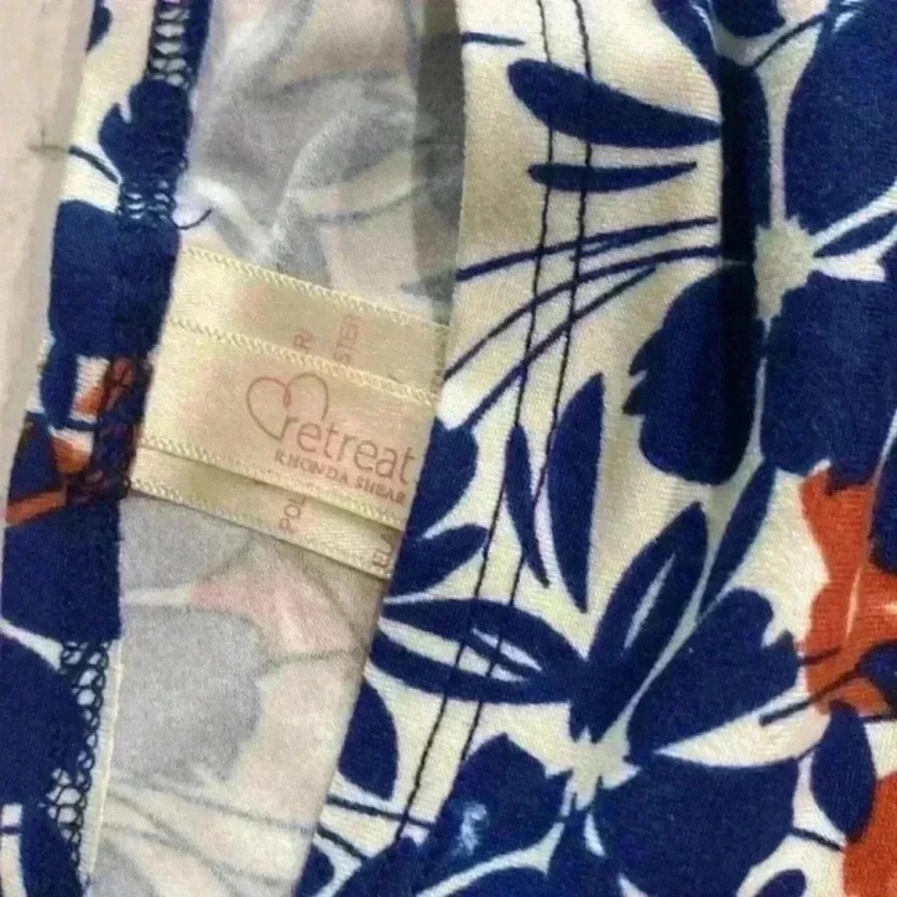 2 Retreat Casual Tops🦋🌺 - Picture 11 of 15